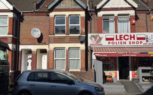 3 bedroom terraced house to Rent in Luton LU1 | Dallow Road